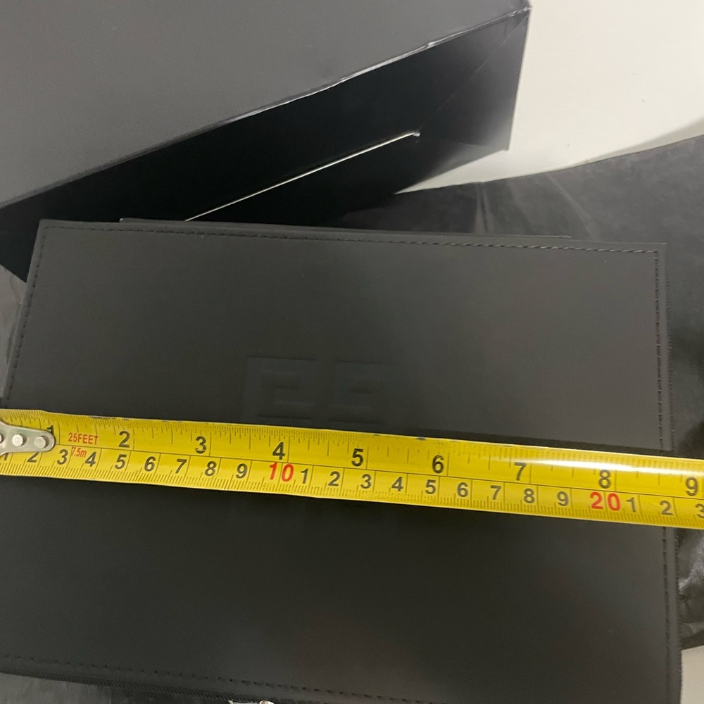 Givenchy makeup box - Picture 10 of 14